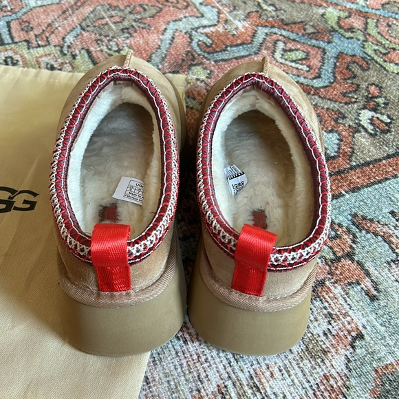 UGG Tazz Platform Slippers Size 9 NEW!! - Picture 4 of 12